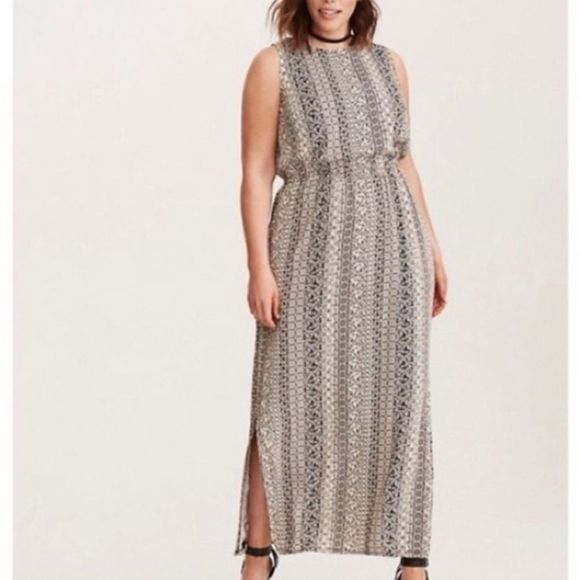 torrid Dresses & Skirts - Torrid Abstract Border Printed Challis Casual Maxi Dress